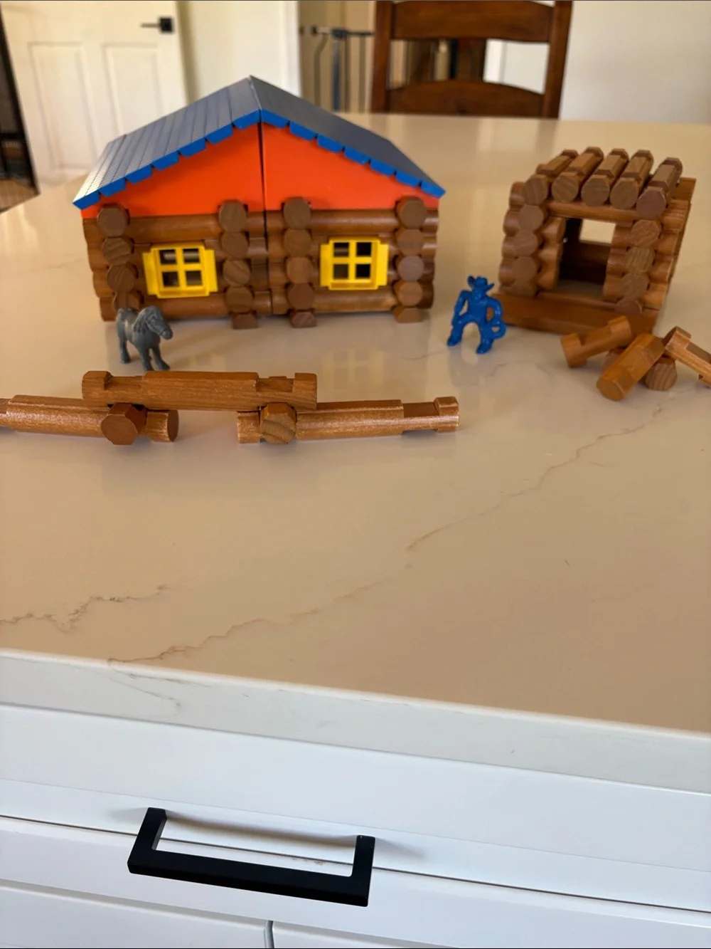 Lincoln Logs Oak Creek Lodge
